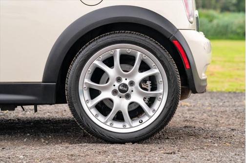 2006 MINI Cooper S Base