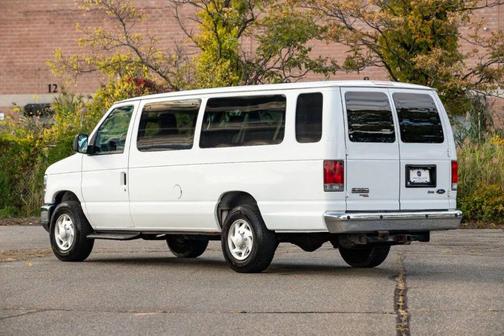 2013 Ford E350 Super Duty XLT