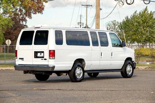2013 Ford E350 Super Duty XLT