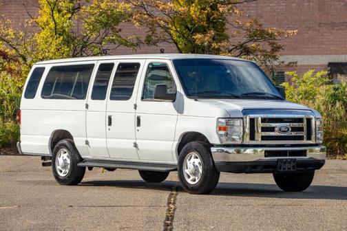 2013 Ford E350 Super Duty XLT