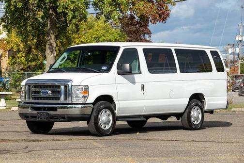 2013 Ford E350 Super Duty XLT