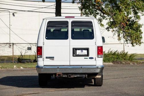 2013 Ford E350 Super Duty XLT