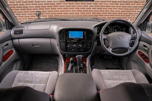 1999 Toyota Land Cruiser Base