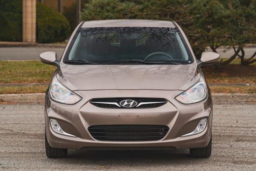 2012 Hyundai Accent SE
