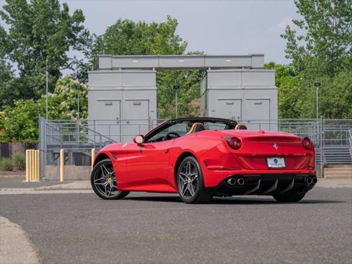 2016 Ferrari California T