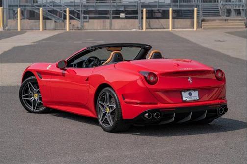 2016 Ferrari California T