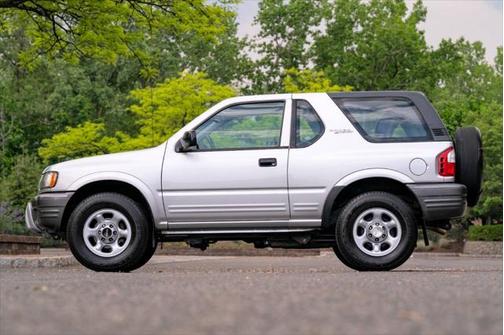 2001 Isuzu Rodeo Sport S 2.2L Hard Top