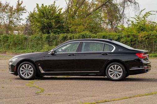 2018 BMW 740e xDrive iPerformance