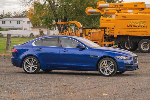 2017 Jaguar XE 35t Prestige