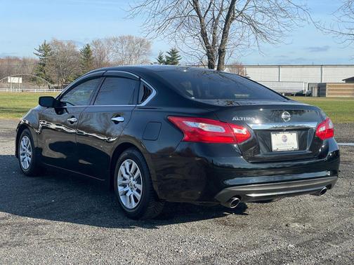 2016 Nissan Altima 4dr Sedan
