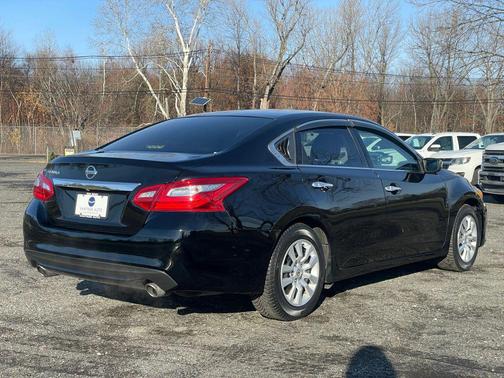 2016 Nissan Altima 4dr Sedan