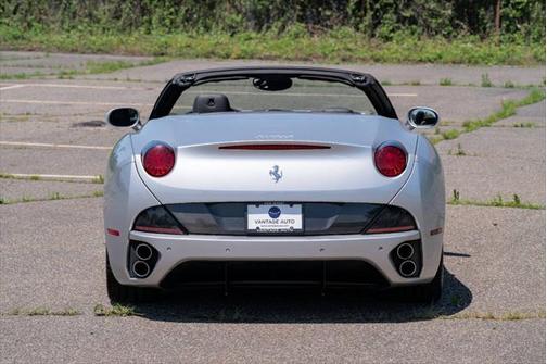 2010 Ferrari California Base