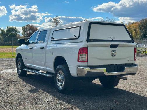 2022 RAM 2500 Tradesman Crew Cab 4x4 6'4' Box