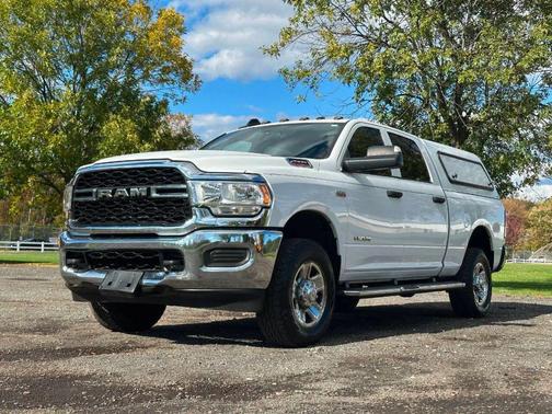 2022 RAM 2500 Tradesman Crew Cab 4x4 6'4' Box