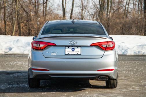 2017 Hyundai SONATA SE