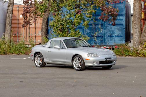 2002 Mazda MX-5 Miata LS Convertible 2D