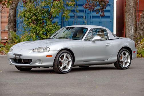 2002 Mazda MX-5 Miata LS Convertible 2D
