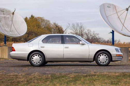 1995 Lexus LS 400 Base