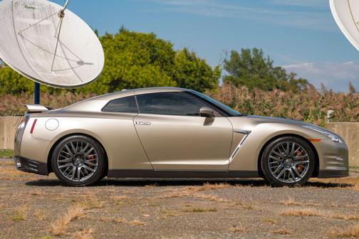 2016 Nissan GT-R Premium