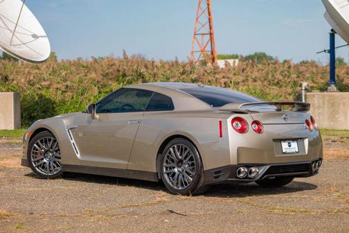 2016 Nissan GT-R Premium