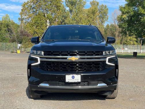 2023 Chevrolet Suburban LS