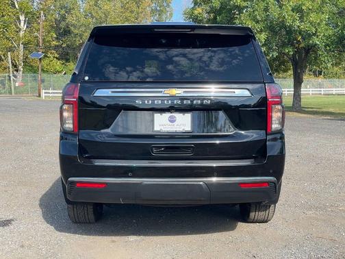 2023 Chevrolet Suburban LS