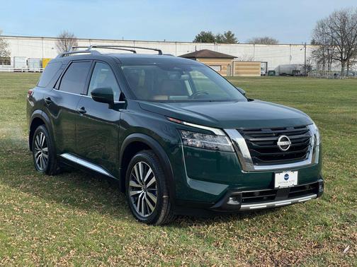 2022 Nissan Pathfinder Platinum 4WD