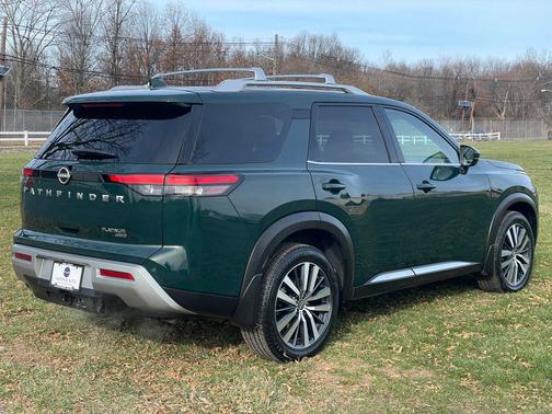 2022 Nissan Pathfinder Platinum 4WD