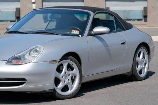 2001 Porsche 911 Carrera 4