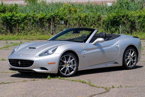 2010 Ferrari California Base