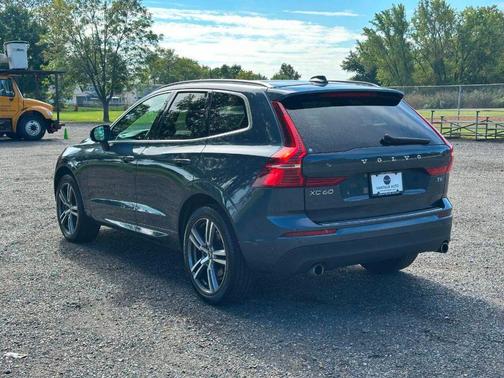 2020 Volvo XC60 T6 Momentum
