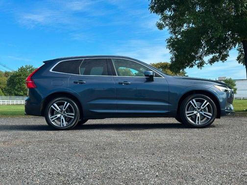 2020 Volvo XC60 T6 Momentum