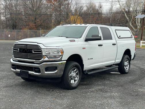 2022 RAM 2500 Tradesman Crew Cab 4x4 6'4' Box