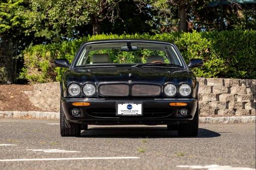 2000 Jaguar XJR Base 4dr Supercharged Sedan