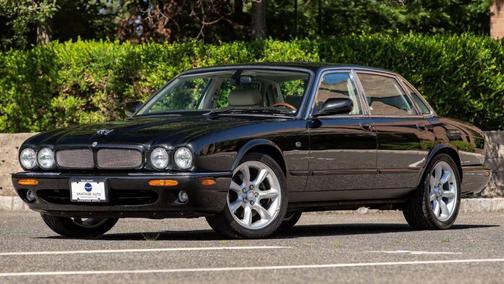 2000 Jaguar XJR Base 4dr Supercharged Sedan