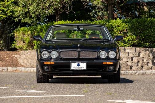 2000 Jaguar XJR Base 4dr Supercharged Sedan