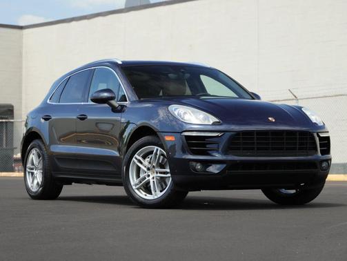 Night Blue Metallic 2017 Porsche Macan Macan Sport Edition