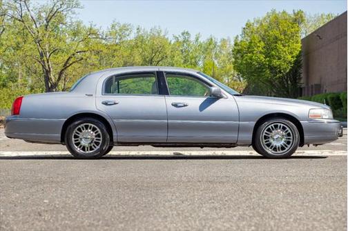2008 Lincoln Town Car Signature