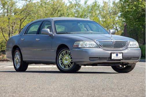 2008 Lincoln Town Car Signature