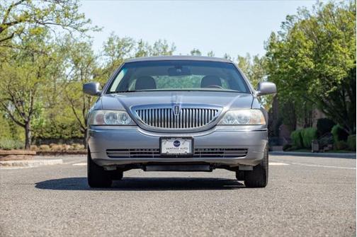2008 Lincoln Town Car Signature