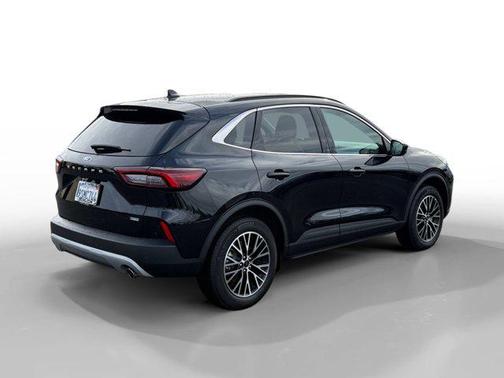 2025 Ford Escape PHEV SE