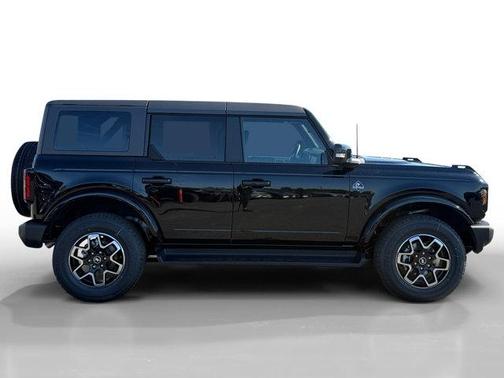 Shadow Black 2025 Ford Bronco Outer Banks