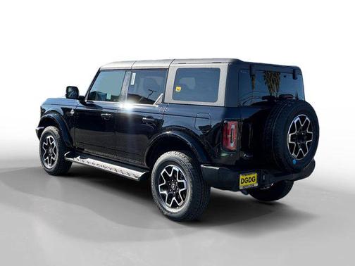 Shadow Black 2025 Ford Bronco Outer Banks