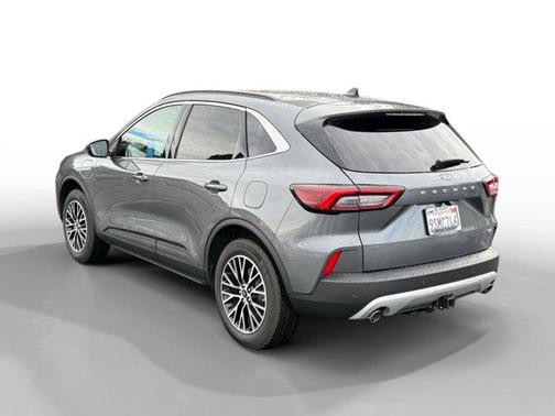 2025 Ford Escape PHEV SE