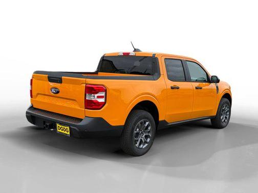 Orange Fury Metallic Tri-Coat 2026 Ford Maverick XLT