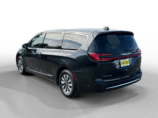 2023 Chrysler Pacifica Hybrid Limited