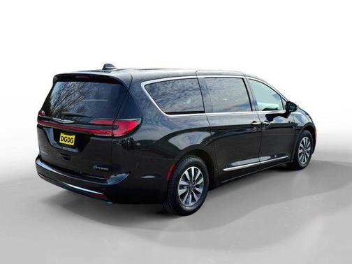 2023 Chrysler Pacifica Hybrid Limited