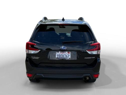 Crystal Black Silica 2022 Subaru Forester Premium