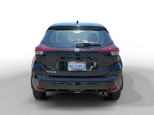 Super Black 2023 Nissan Kicks S