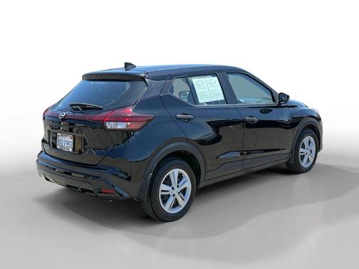 Super Black 2023 Nissan Kicks S